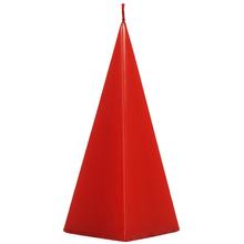Červená jednofarebná sviečka v tvare pyramídy.