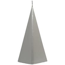 Jednofarebná sviečka v tvare pyramídy, strieborná.