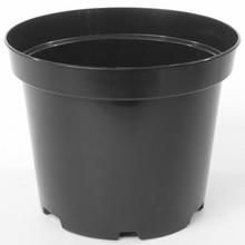 Čierny kontajner na rastliny s objemom 4L a priemerom 21cm.