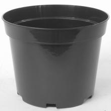 Čierny kontajner s priemerom 22,5 cm a objemom 5 litrov.