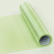 Satenová rolka v zelenej farbe s rozmermi 32 cm x 6 m.