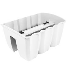 Biely hrantík Crown na rúru s rozmermi 39,3x27,8x20,1 cm.