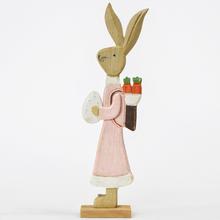 Drevený zajačik s nošou, 30 cm vysoký.
