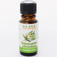 Fľaša s esenciálnym olejom Eucalyptus citriodora.