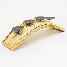 Svietnik oblúk natur s miestom pre štyri sviečky.