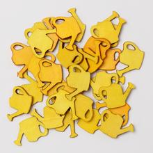 Miešané výrezy v tvare krhly v žltej farbe.