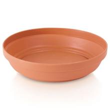 Terakotová miska pod kvetináč s priemerom 13 cm a výškou 3,2 cm.