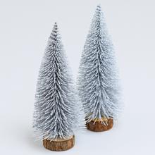 Strieborný vianočný stromček na pni, sada 2 kusy.
