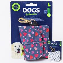 Taštička na sáčky na exkrementy s motívom srdiečok.