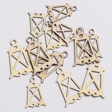 Drevené lampáše v prírodnom prevedení, sada 12 kusov.