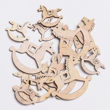 Drevené koníky v prírodnej farbe, sada 12 kusov.