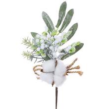 Zápich so zasneženými bobuľami a bavlnou