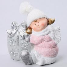 LED dievča s darčekom, 26 cm vysoké, vianočná dekorácia.