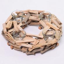 Adventný svietnik z dreva s pohárikmi na sviečky.