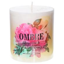 Sviečka Ombre v krémovej farbe s kvetinovým motívom.