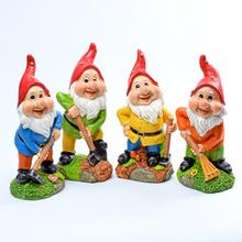 Trpaslíci z polyresínu v rôznych farbách.