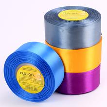 Mix farieb saténových stúh v rôznych odtieňoch.