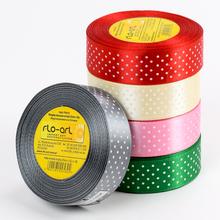 Stuha bodky v rôznych farbách