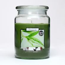 Aromatická sviečka v sklenenom obale s vôňou zeleného čaju.