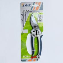 Záhradné nožnice s dĺžkou 205 mm a maximálnym prestrihom 20 mm.