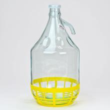 Fľaša 5L s uchom a žltým košíkom.