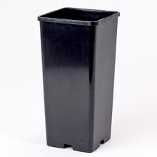 Čierny kontajner s rozmermi 10,5x10,5x21,5 cm.