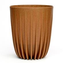 Okrúhly kvetináč MIRA ECO WOOD NATUR v hnedej farbe.
