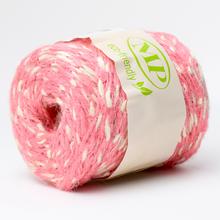 Ružový ozdobný motúz z juty s bielymi pruhmi.