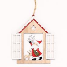 Drevený vianočný záves s motívom Santa Clausa a jeleňa.