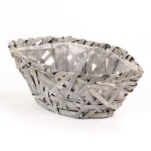 Sivá prútie loďka s plastovým vnútrom.