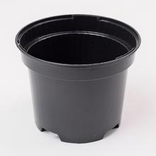 Čierny kontajner na rastliny s objemom 0,4L.