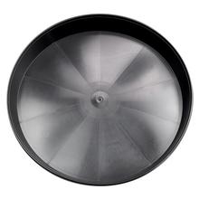 Čierna okrúhla miska s priemerom 45 cm.