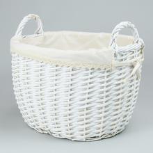 Prútený košík s plátnom v bielej farbe.