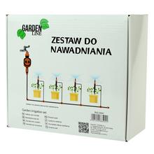 Zavlažovací systém s 10 postrekovačmi.