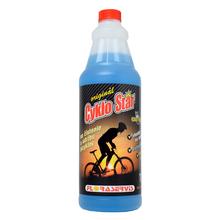 Fľaša s modrým čistiacim prostriedkom CYKLOSTAR 1L na bicykle.