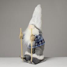 Santa Claus na lyžiach, látkový, sivý