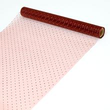 Hnedá organza s bodkami na rolke.