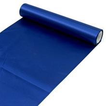 Satenová rolka v tmavomodrej farbe, 32 cm široká a 6 m dlhá.