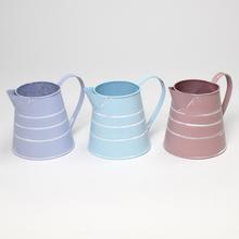 Mini váza džbán v mixe farieb s pruhmi.