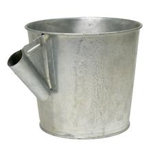 Naberačka na močovku z pozinkovanej ocele, objem 7 litrov.