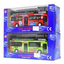 Zelený kovový autobus v balení.