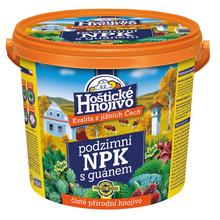Hoštické hnojivo Jesenné NPK s guánom v oranžovom vedre.
