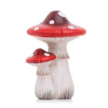 Keramické muchotrávky v jesennej dekorácii.