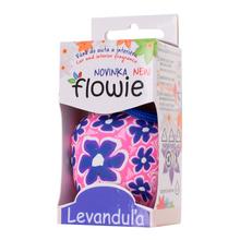 Vôňa do auta Flowie Levanduľa v obale s kvetinovým vzorom.