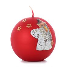 Červená guľa sviečka s anjelom a lucernou.