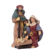 Betlehem Svätej rodiny s postavami Máriou, Jozefom a Ježiškom.