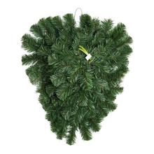 Umelý veniec v tvare srdca s háčikom.