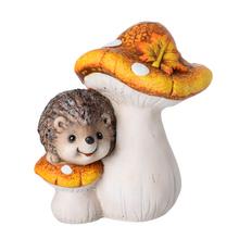 Keramický ježko na hríbičkoch v jesenných farbách.