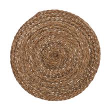 Kruhové prestieranie z prútia s priemerom 33 cm.