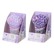 Figúrka levandule v krabičke, ručne vyrobená sviečka.